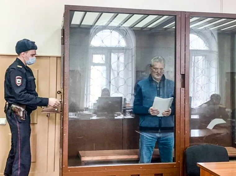 Иван Белозерцев в суде. Москва