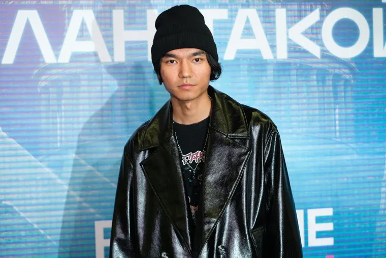 «Короче, план такой»: 4 октября в кинотеатре «Октябрь» состоялась светская премьера комедийного сериала о русских хакерах. Москва