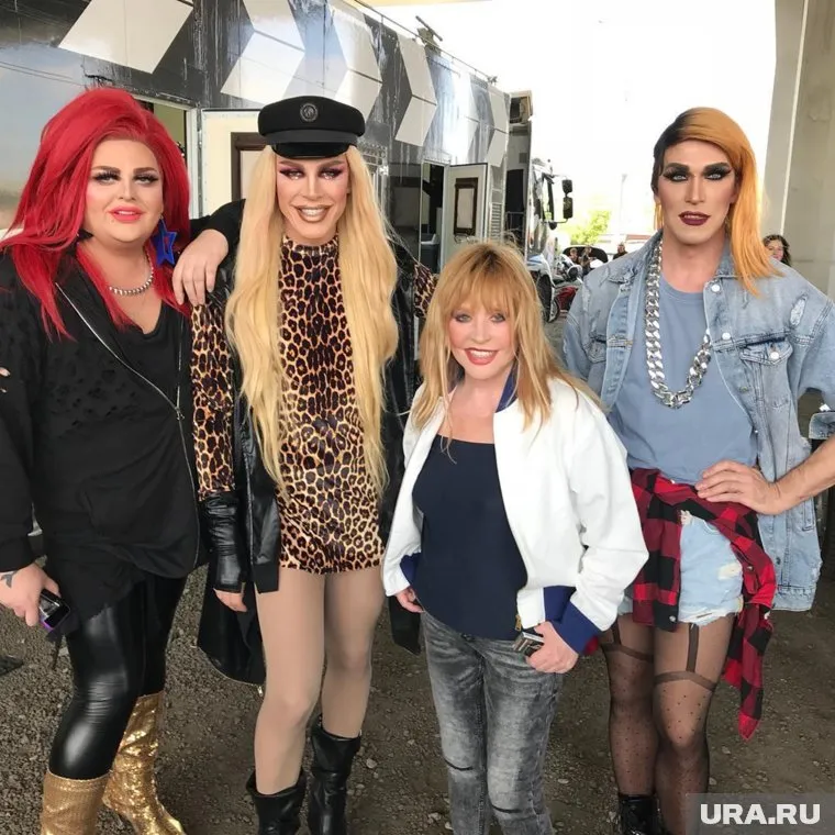 Примадонна приняла участие в съемка клипа своего друга-стилиста