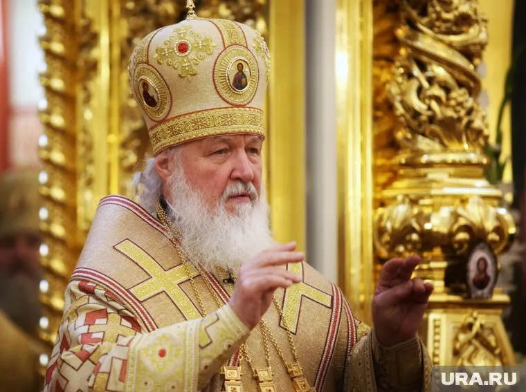 Патриарх Московского и всея Руси Кирилл (на фото) лишил сана отца Сергия (Романова)
