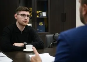 «Один из самых сильных журналистов»: что известно о редакторе URA.RU Денисе Аллаярове