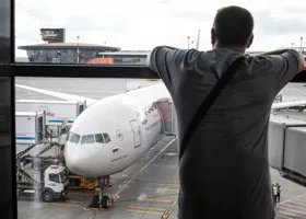 Массовые отмены и задержки рейсов: как себя вести и на что рассчитывать пассажирам