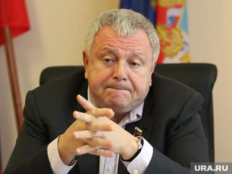 Сын бывшего губернатора Самарской области Константина Титова (на фото) умудрился задолжать банку почти 400 млн рублей