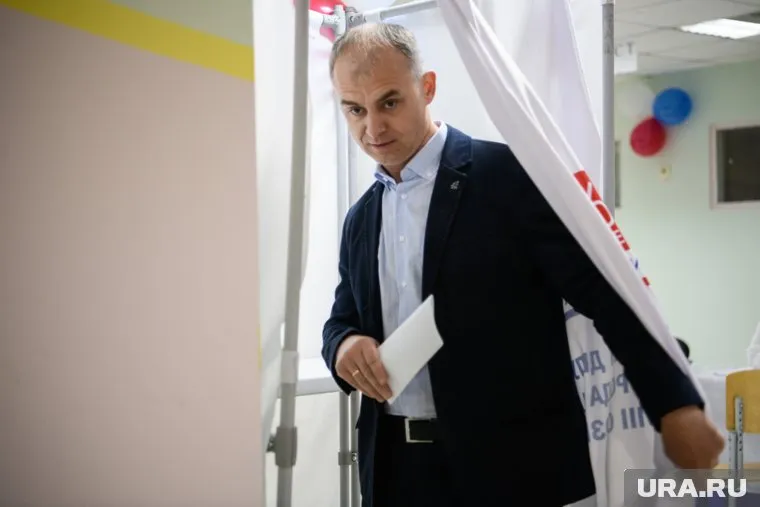 Мэр Титовский посетил холодный детсад "Синяя птица"