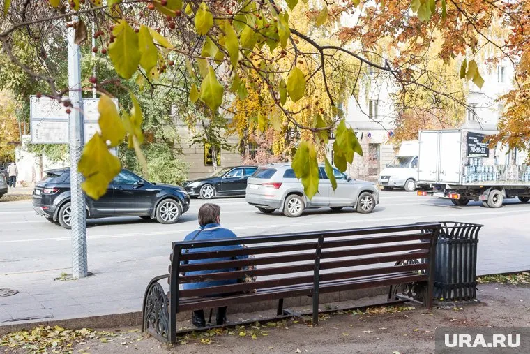 Если пенсионера сокращают, ему обязаны выплатить выходное пособие