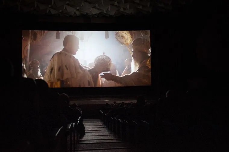 Премьера показа фильма режиссера Алексея Учителя "Матильда" в кинотеатре "Салют". Екатеринбург, кино, фильм, экран, кинозал, фильм матильда