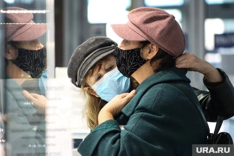 Маски разрешат снять, когда коронавирус приобретет сезонный характер