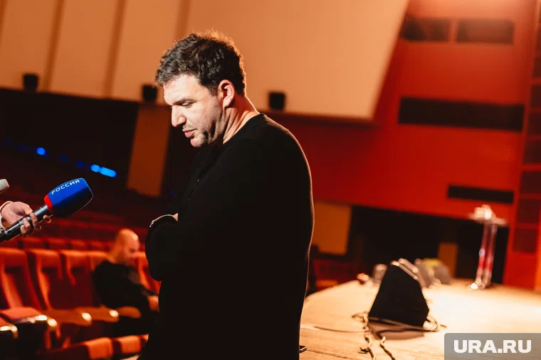 Драка Максима Виторгана и Константина Богомолова попала на видео