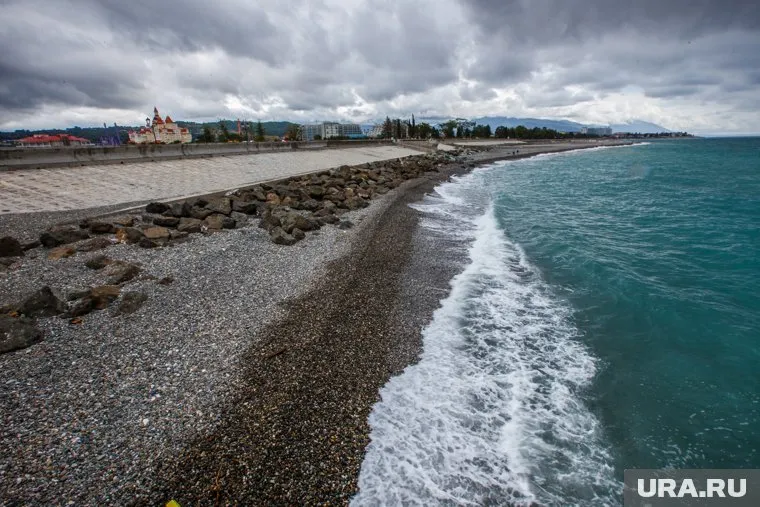 Строители не прислушались к словам ученых об особенностях рельефа прибрежной зоны, а теперь пытаются спасти все, что возвели