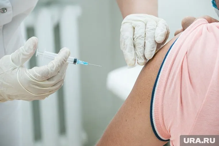 В «Векторе» заявили, что «ЭпиВакКорона-Н» защищает от всех циркулирующих штаммов