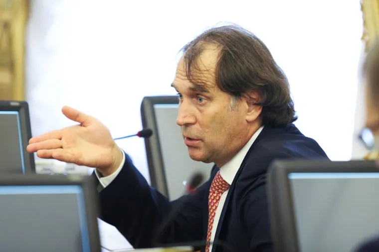 Полпред Президента РФ в УрФО Николай Цуканов на заседании правительства. Курган