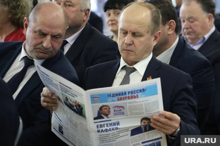 Владимир Кизеров (справа) намерен побороться за место в думе Мокроусовского муниципального округа