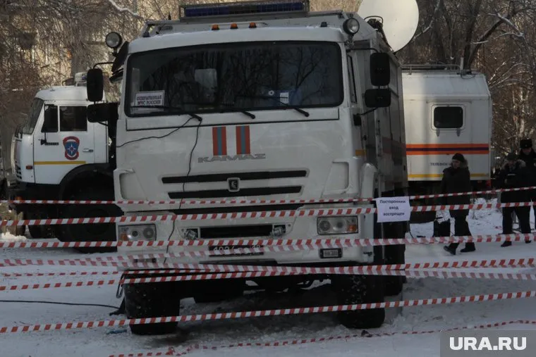 Спасатели разбирают завалы в круглосуточном режиме