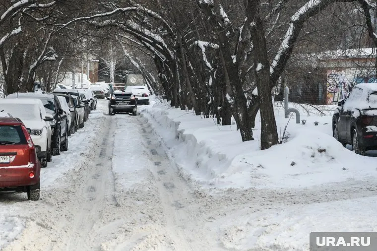 Улицы города после снегопада. Екатеринбург