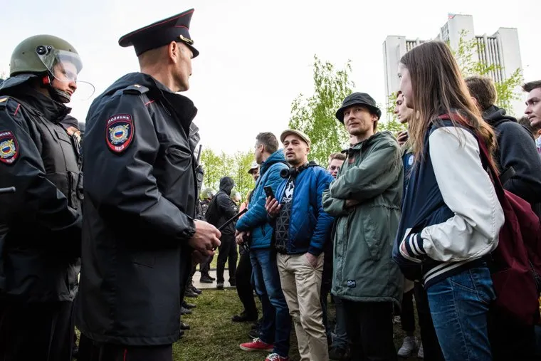 Третий день протестов против строительства храма Св. Екатерины в сквере у театра драмы. Екатеринбург