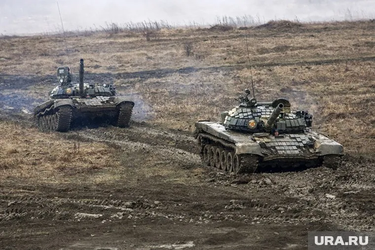 Российские войска наступают в районе Новомихайловки