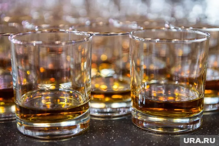 В «Максимилиансе» получили документы, доказывающие факт массового отравления паленым алкоголем