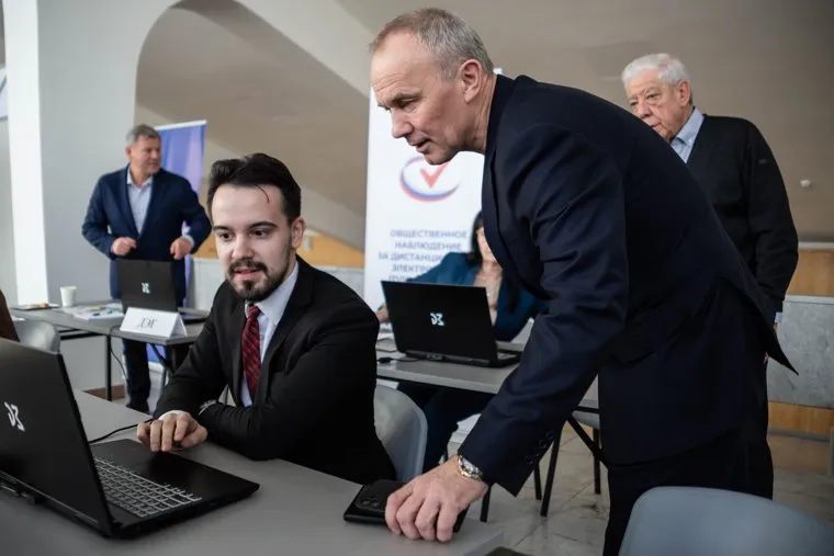 Олег Чемезов в Центре общественного наблюдения (Выборы 2024). Екатеринбург