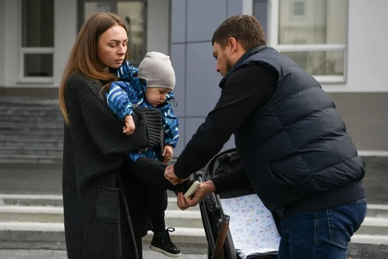 Пикет по состоянию Миши Бахтина у здания прокуратуры Свердловской области. Екатеринбург 