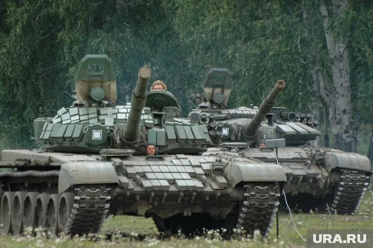 Один из российских  танков, утверждают белорусские журналисты, затонул  в водоеме