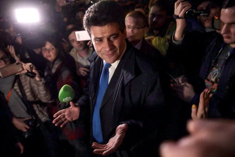 Четвертый день протестов против строительства храма Св. Екатерины в сквере у театра драмы.Екатеринбург