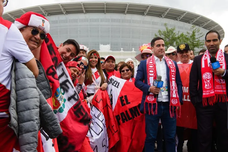 ЧМ-2018. Екатеринбург перед 21 матчем Чемпионата мира по футболу - Франция-Перу, екатеринбург арена, болельщики сборной перу