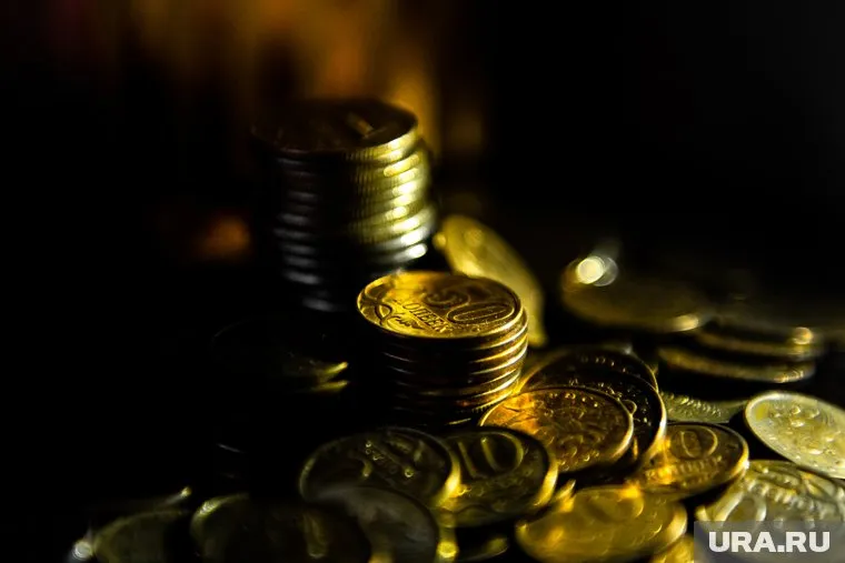 Свердловчане стали меньше покупать автомобили, мебель, телевизоры и смартфоны