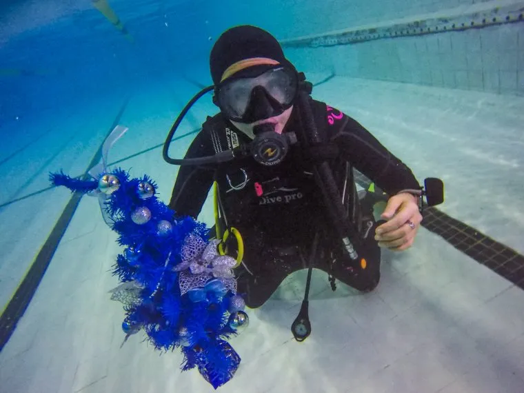 Новый год у дайверов. Пермь, новогодняя елка, подводное плавание, дайверы