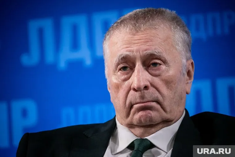 Журналист Ренат Давлетгильдеев заявлял, что Владимир Жириновский приставал к нему после финала конкурса «Мисс Россия»