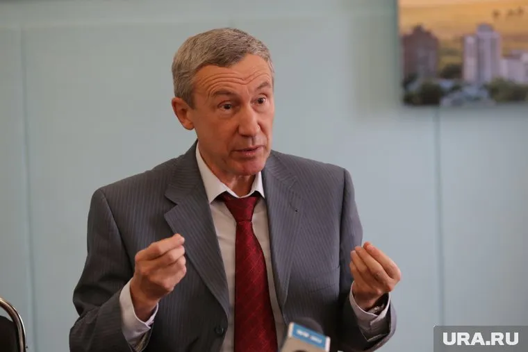 Сенатор Климов стал соавтором законопроекта об иноагентах