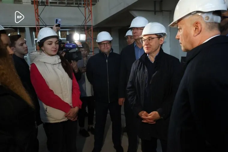 Владимир Якушев посетил строящуюся школу вместе с Игорем Кобзевым