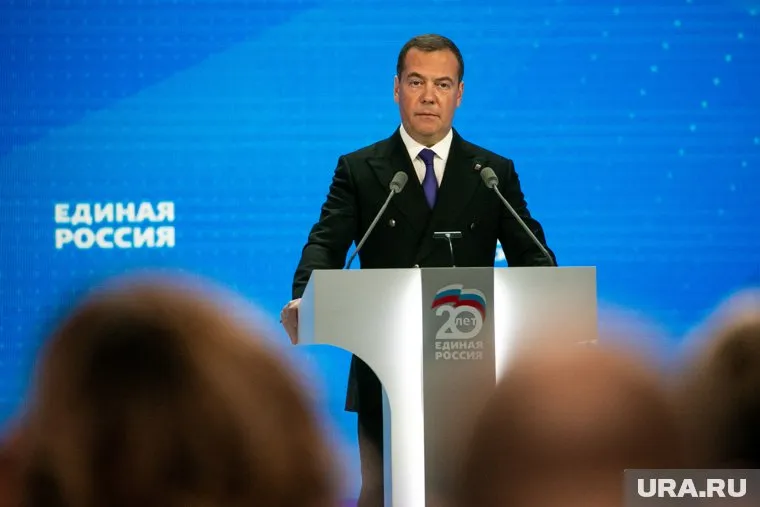 Россия встала на защиту своих людей, веры и ценностей, заявил Медведев