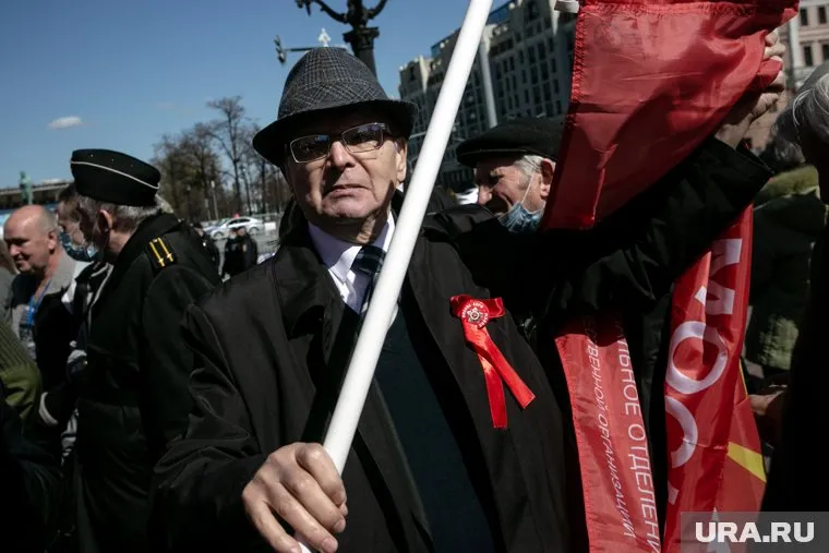 КПРФ и «Коммунисты России» разошлись во мнении о вакцинации от коронавируса