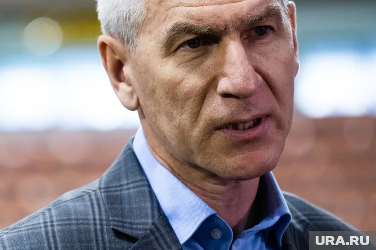 Глава Минспорта решил уйти по собственному желанию