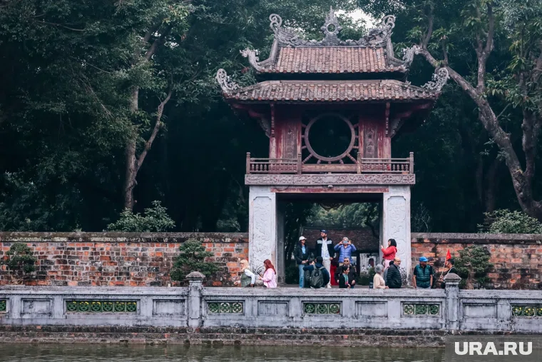 Российского туриста задержали за курение электронной сигареты в храме