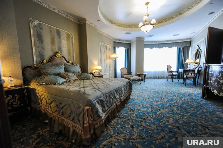 Чиновники предпочитают в зарубежных поездках люксовые номера в дорогих отелях