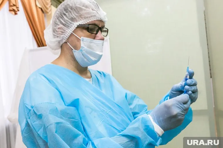 Платной вакцинации от коронавируса в РФ не будет, отметили в Кремле