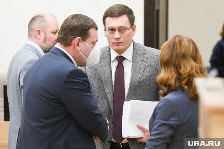 От того, поддержит ли мэр Михаила Вечкензина, зависит, удастся ли властям навести порядок в уличной торговле к 300-летию города