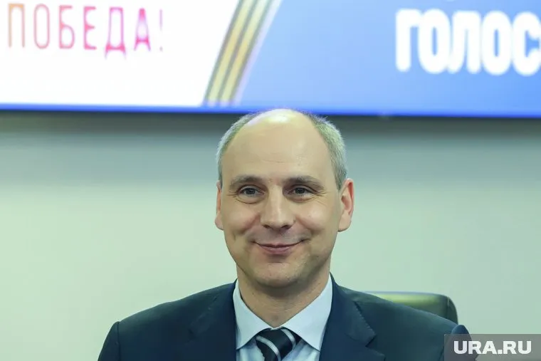 Подача документов для выдвижения на выборах губернатора от Дениса Паслера. Екатеринбург