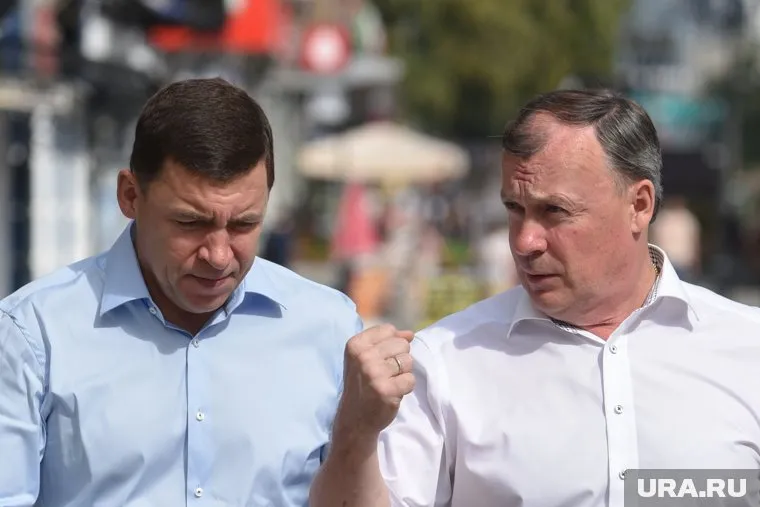 Алексей Орлов (справа) должен был дать губернатору результат лучший, чем в 2017 году