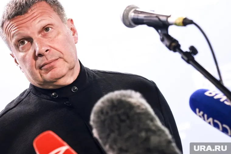 Владимир Соловьев (на фото) предложил американскому журналисту Такеру Карлсону работу на российском телевидении