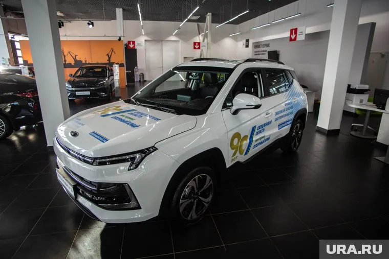 Среди подарков есть 100 автомобилей «Москвич 3»