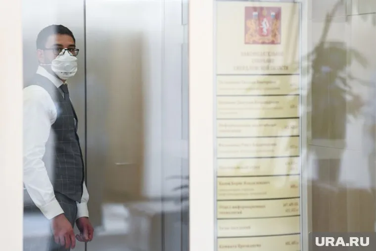 Ношение масок перестало быть обязательным в Свердловской области в начале июня