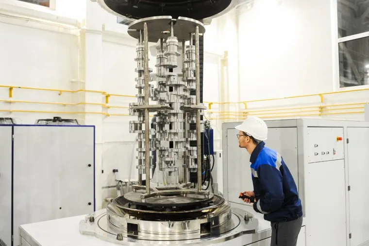 Алексей Текслер на запуске нового производственного участка на Челябинском тракторном заводе УРАЛТРАК. Челябинск