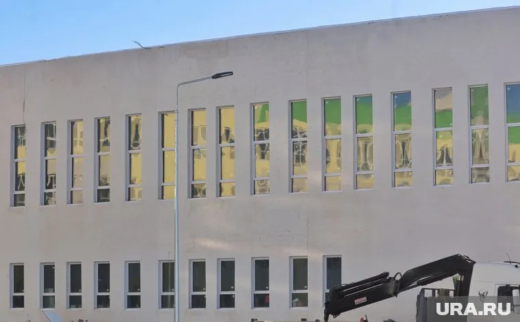 Курганских детей ждет новое оборудование в самой большой школе