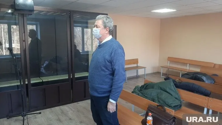 Из зала суда Виктор Чернобровин отправился домой