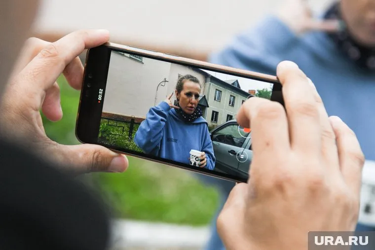 Ксения Собчак попробовала переосмыслить события последних месяцев в песне