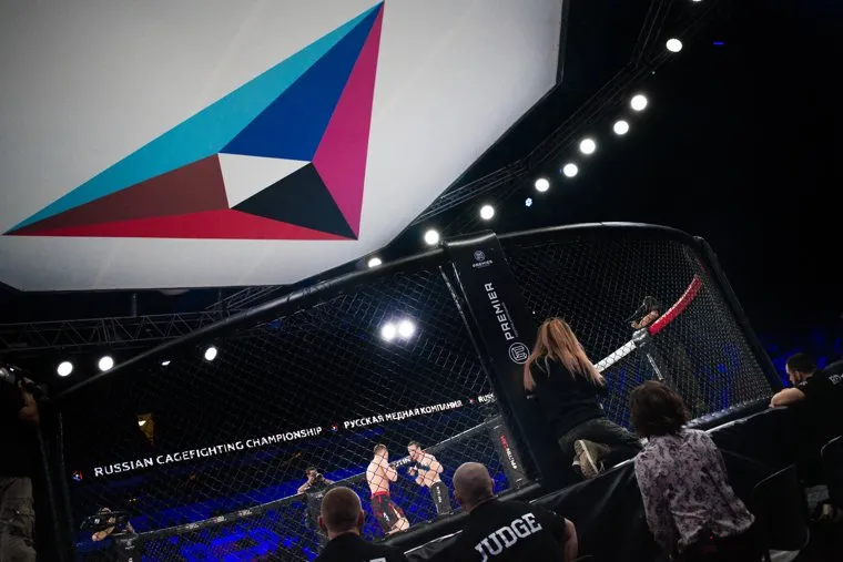 Турнир по смешанным единоборствам "Russian Cagefighting Championship" в КРК "Уралец". Екатеринбург, бой, клетка, русская медная компания, ринг, рмк, смешанные единоборства, поединок, мма, mma, бои без правил, бои в клетке, rcc, russian cagefighting championship