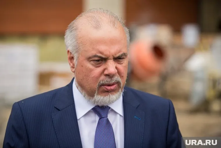 Элита Сургута с недоумением смотрит на действия команды Шувалова и уже рассказывает анекдоты