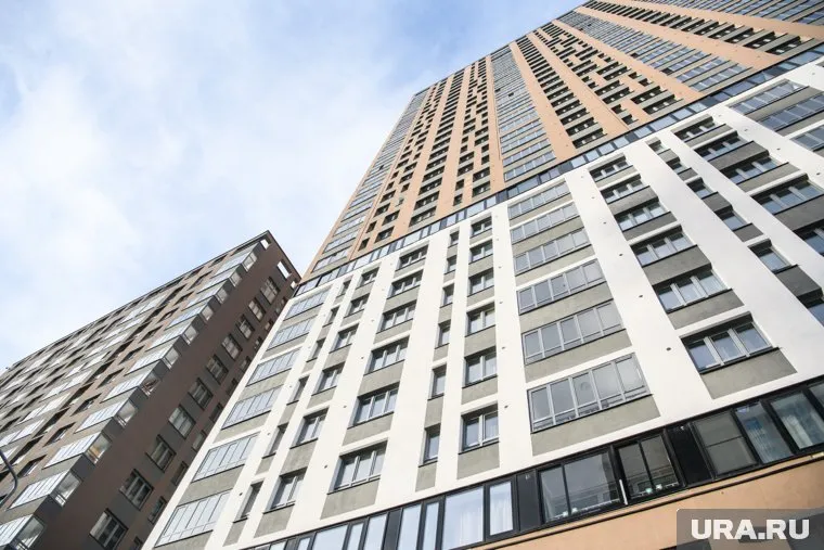 Девушка упала с высотки